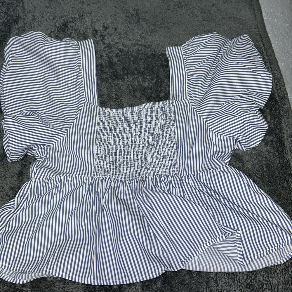 Old Navy Blouse - Picture 4 of 4
